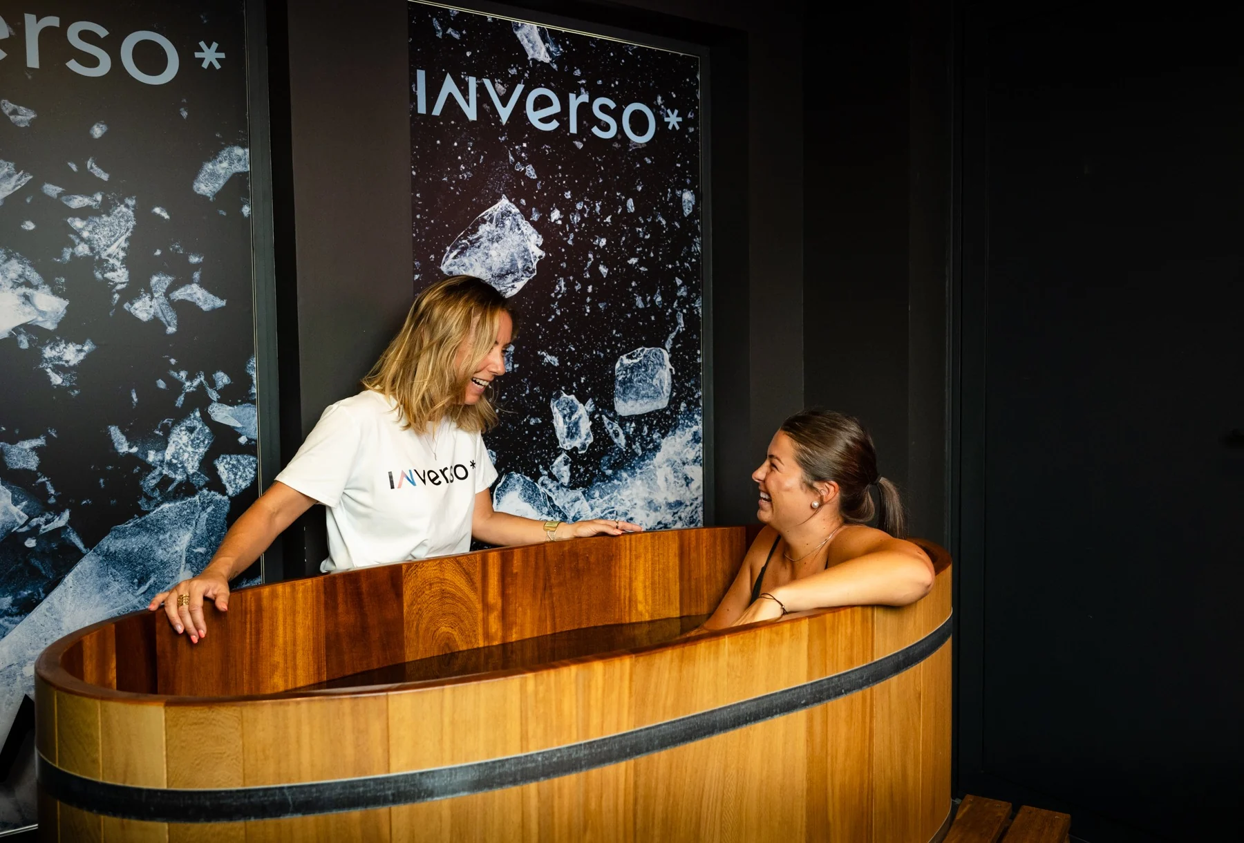 Émilie chez Inverso, dans l’espace de récupération